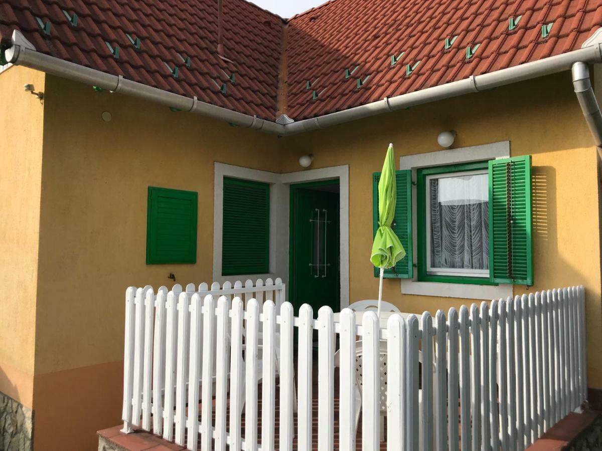 Villa Aracsi Haziko à Balatonfüred Extérieur photo